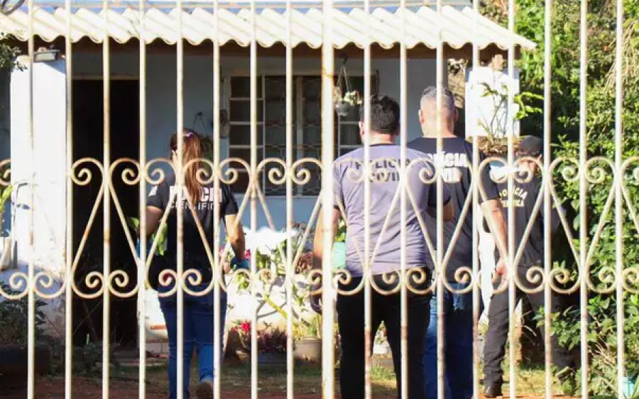 Homem usando tornozeleira eletrônica é morto a tiros dentro de residência em Campo Grande
