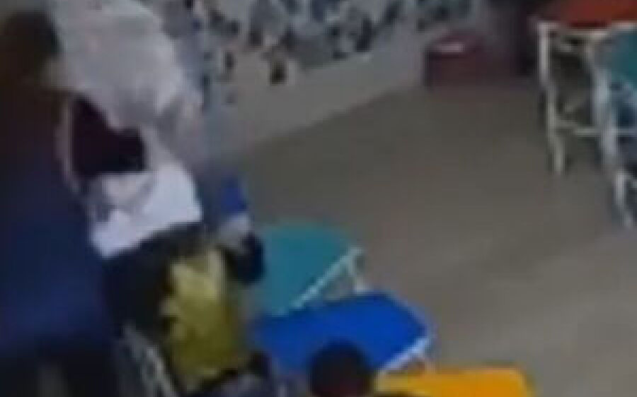 Professora é demitida após agredir criança de 4 anos em escola