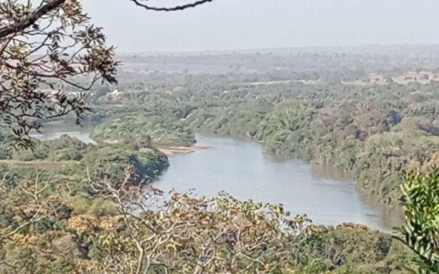 Calor intenso e alerta de baixa umidade marcam o domingo em Coxim