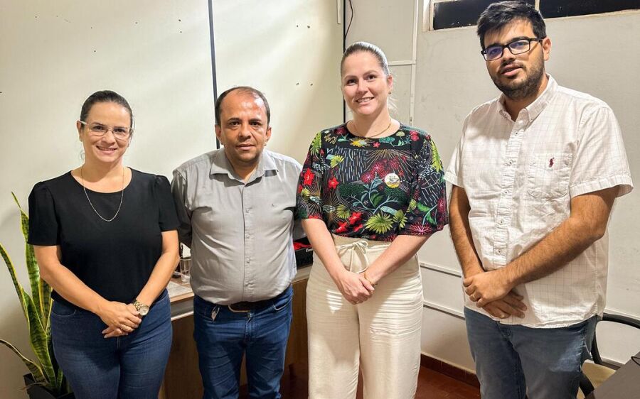 Vereadores Yhgor Chagas e Robinho visitam Hospital Municipal e alinham demandas da Saúde 