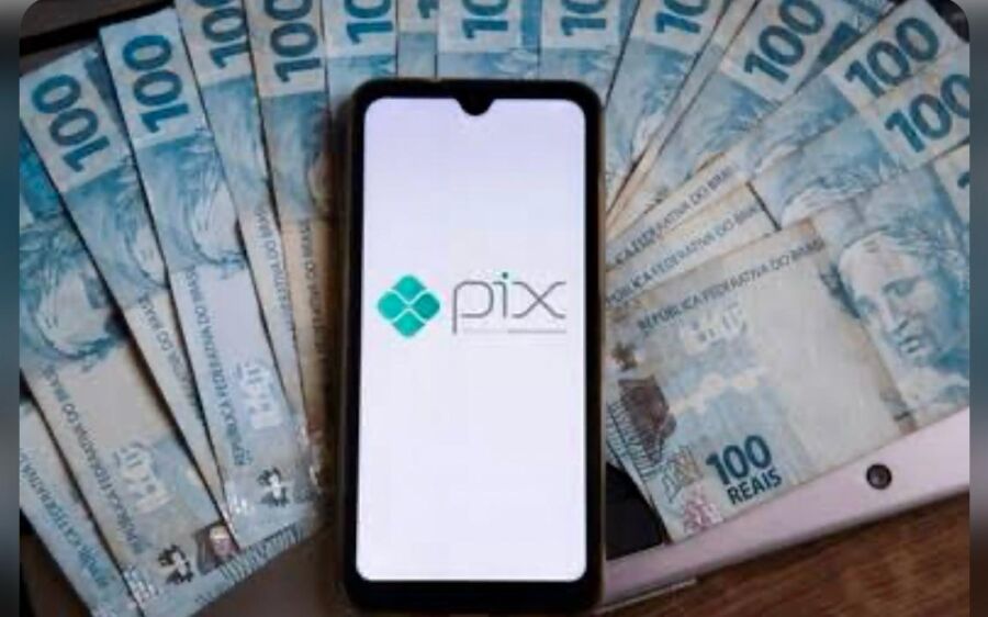Receita Federal começou a monitorar Pix acima de R$ 2 mil reais.