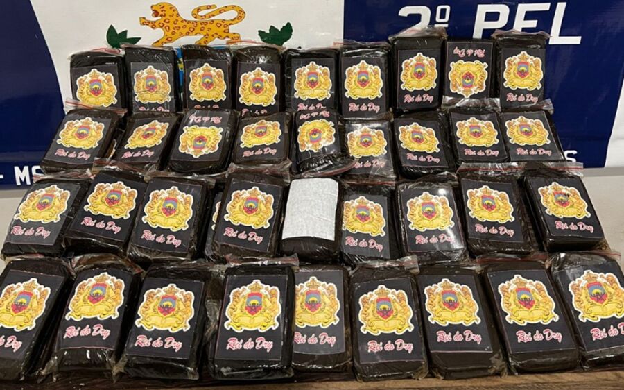 PM prende cinco pessoas e apreende 32 quilos de drogas em Costa Rica