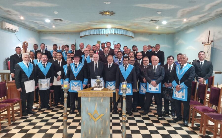 Sessão Solene na Loja Maçônica Amor e Justiça n&ordm; 7 reúne tradição, homenagem e confraternização