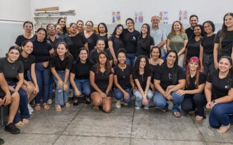 Curso de Libras reforça inclusão com participação de 32 alunos