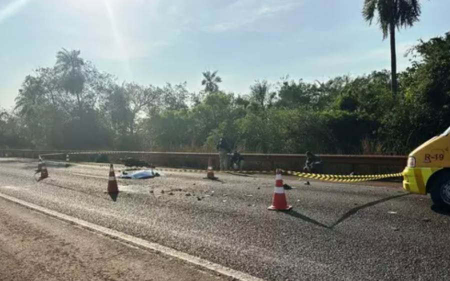 Motociclista morto em acidente com caminhão na BR-163 tinha 25 anos
