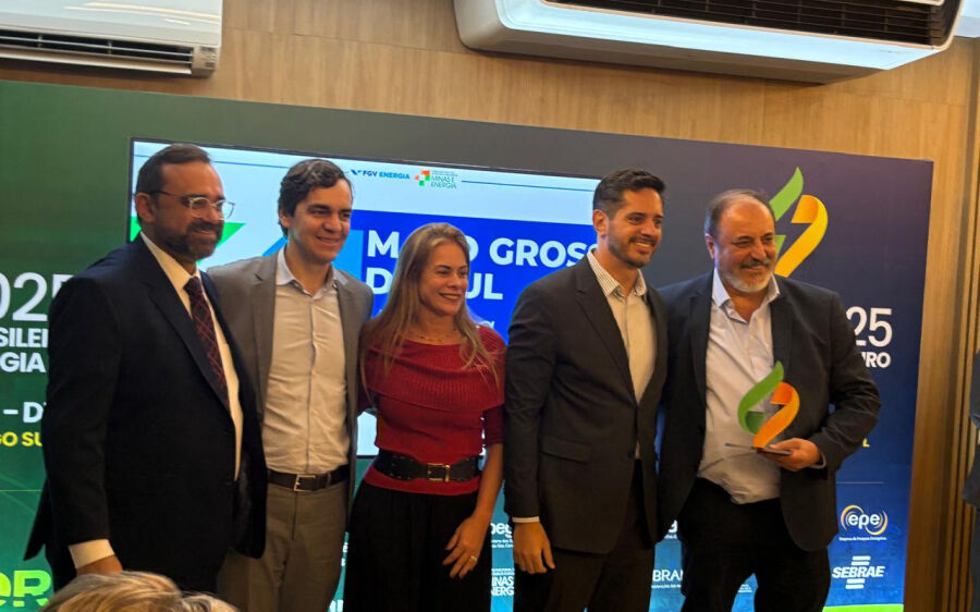 Programa Ilumina Pantanal recebe prêmio nacional da FGV Energia por levar energia limpa a comunidade