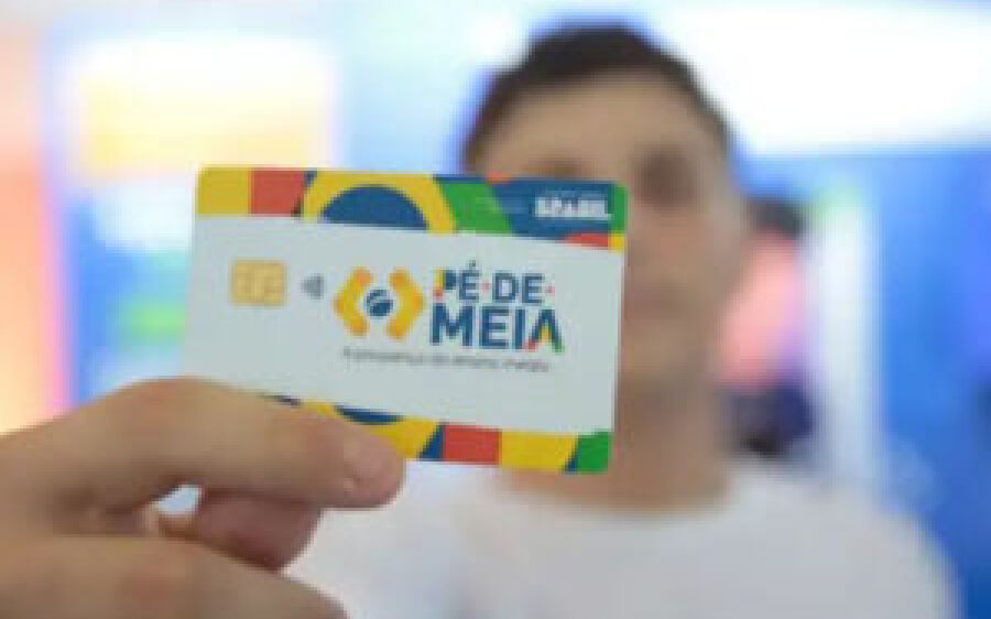 Pé-de-Meia: estudantes do ensino médio começam a receber 7ª parcela nesta segunda