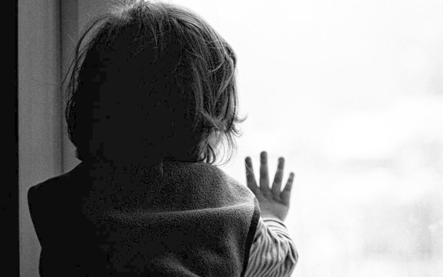 Jornalista acusado de estuprar menino de 11 anos vai continuar preso