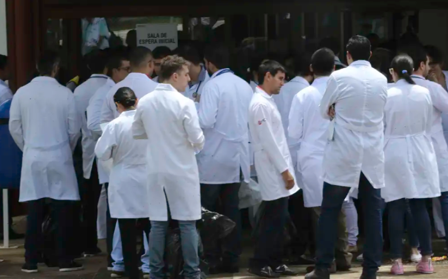 Revalida 2025/2:candidatos têm até sexta-feira para enviar diploma médico e avançar na segunda etapa