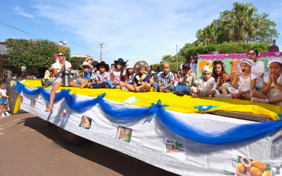 Pedro Gomes celebra 62 anos com retorno de desfile cívico após 19 anos

