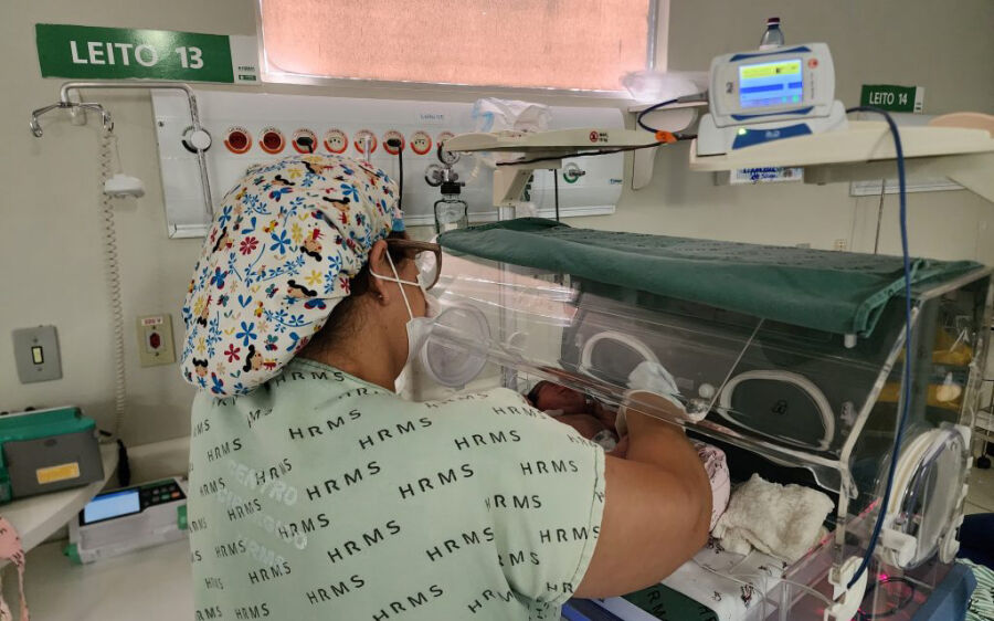 Hospital Regional de MS promove ações do Novembro Roxo e reforça cuidados com bebês prematuros
