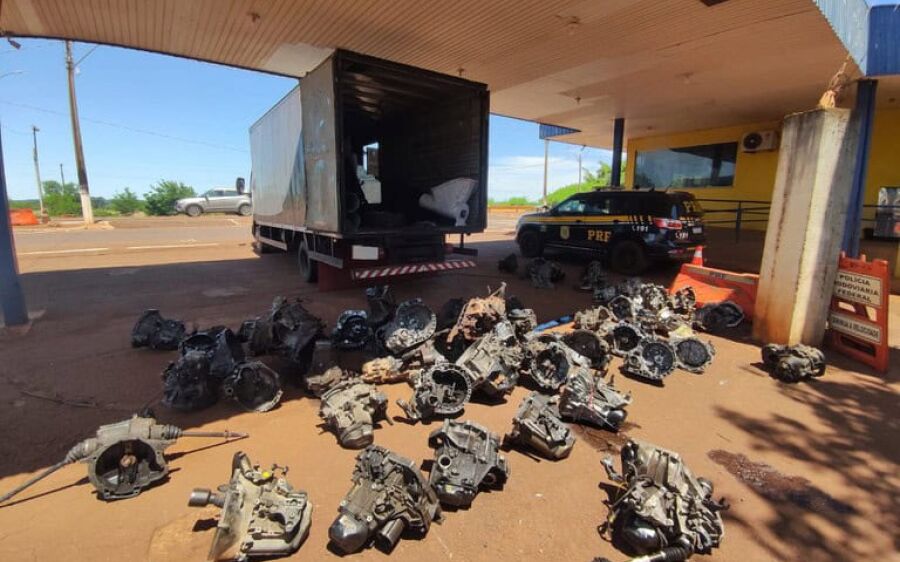 Polícia apreende carga de peças de veículos roubados durante fiscalização na BR-163

