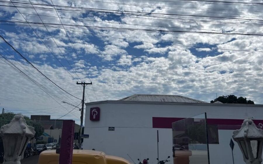 Segunda-feira começa com tempo nublado e previsão de chuva em Coxim