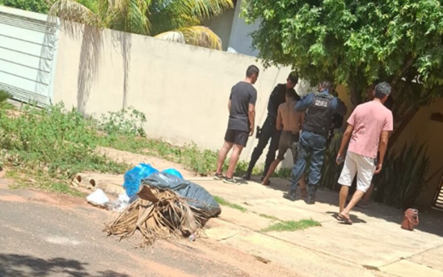 Homem é preso em flagrante após invadir casas e furtar roupas no bairro Piracema
