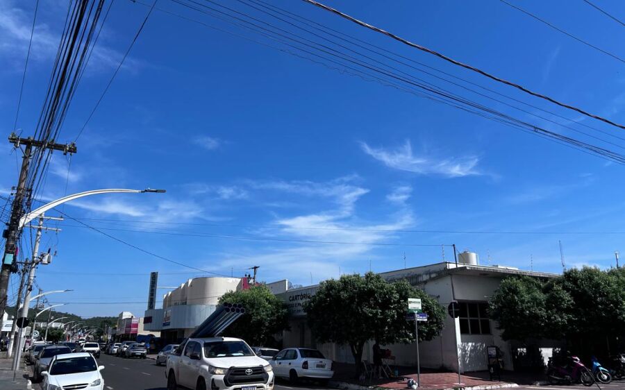           Sexta-feira (28) com muito calor e tempo aberto