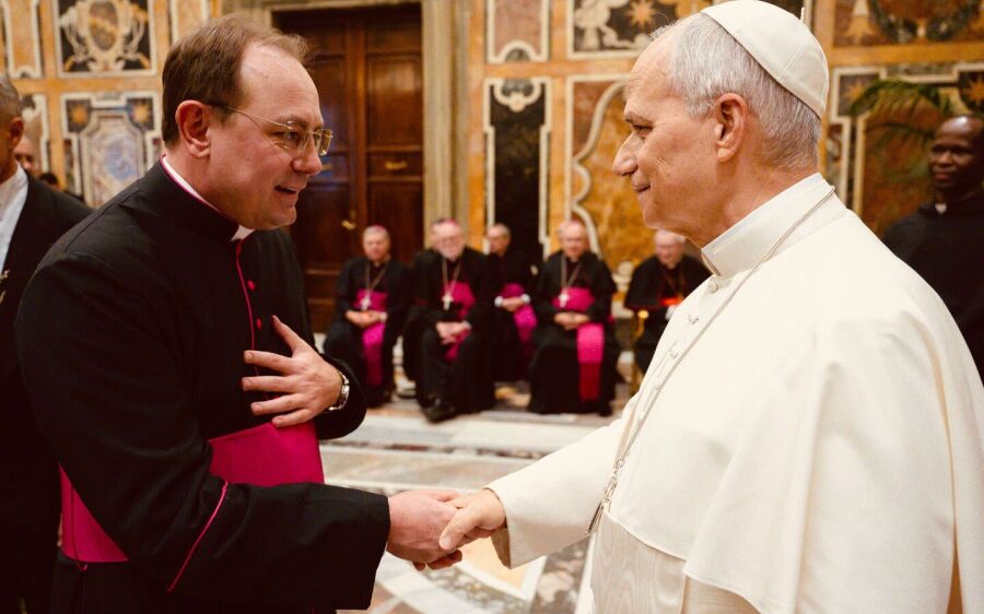 Ex-padre da Catedral de Coxim é recebido pelo Papa no Vaticano: Micael Carlos vive momento histórico
