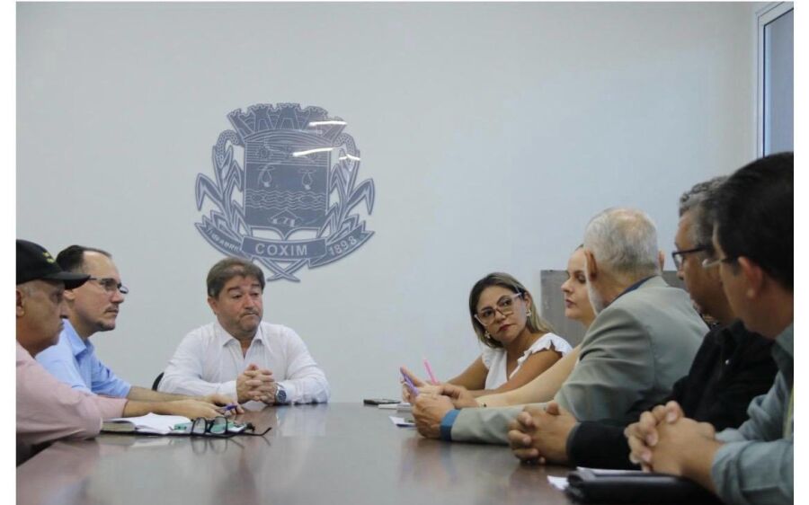 Prefeito de Coxim discute novos investimentos federais em saúde e amplia parceria com os Correios