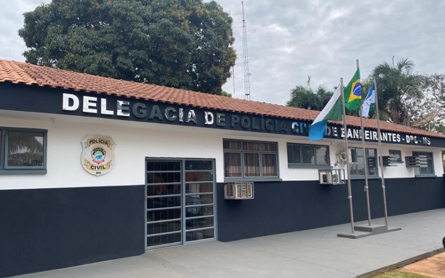 Caminhão é furtado durante a madrugada em Bandeirantes
