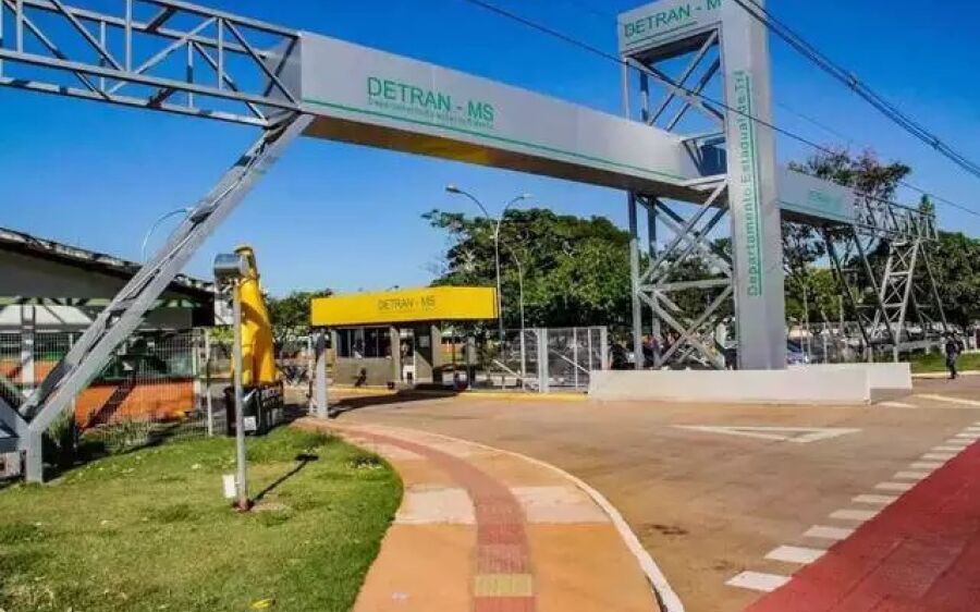 Servidores do Detran-MS realizam ato contra perda de atribuições e descaso institucional