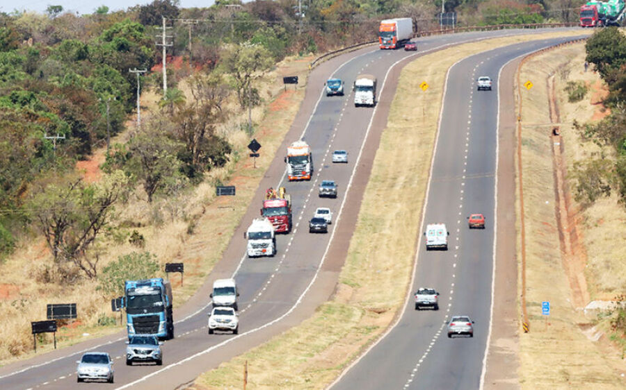 Natal na estrada: veículos pesados terão horário controlado nas rodovias federais de MS