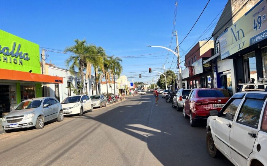 Movimento cresce no comércio de Coxim com a chegada das compras para o Ano-Novo 