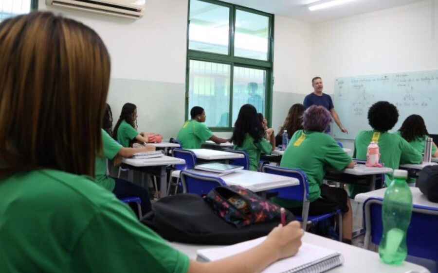 Rede estadual define calendário escolar de 2026 :retorno dos estudantes às salas de aula marcadas