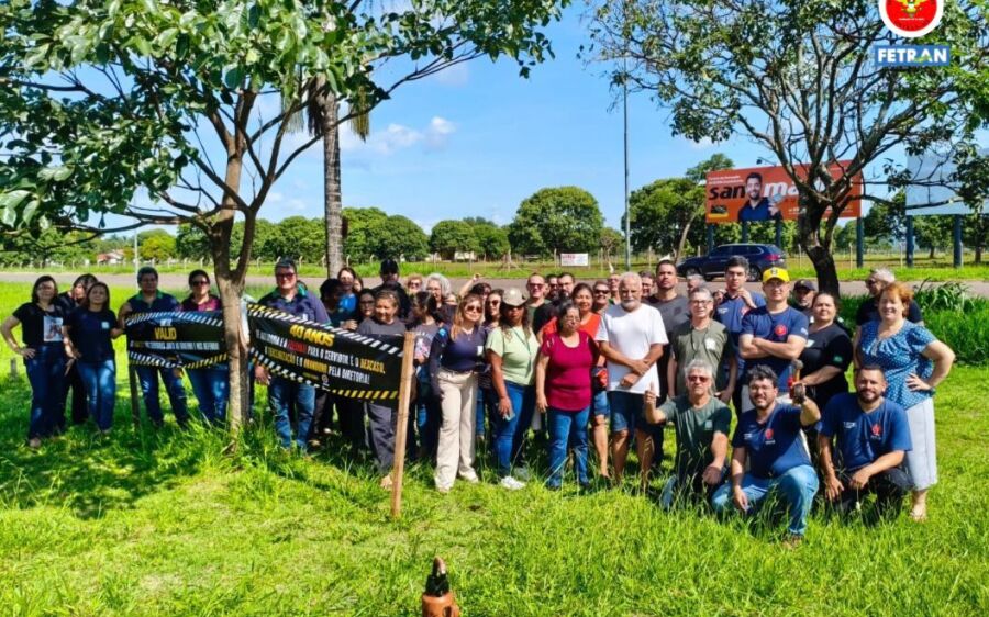 Anuncia que servidores do Detran deixarão de emitir guias de IPVA e não realizarão recebimentos 