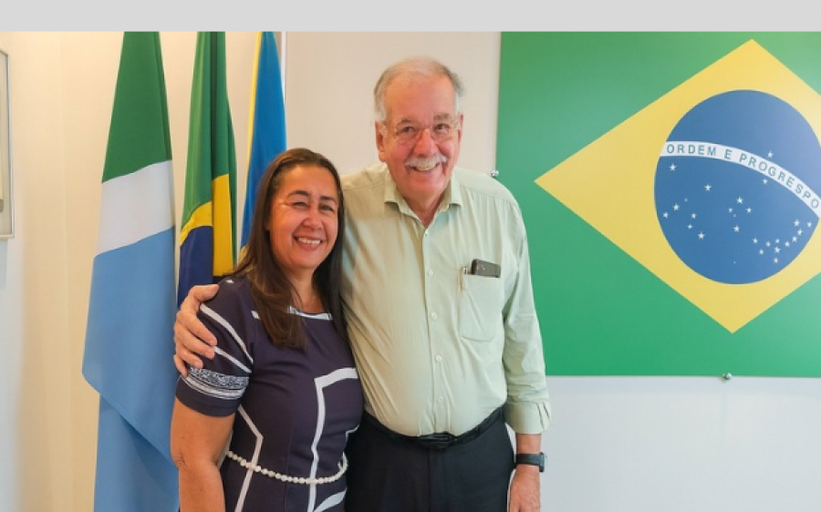 Vereadora Lúcia da AAVC garante emenda de R$ 450 mil para asfalto do bairro Lagoa Dourada em Coxim
