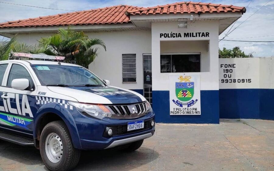 Homem é preso em flagrante por violência doméstica na zona rural de Pedro Gomes após denúncia

