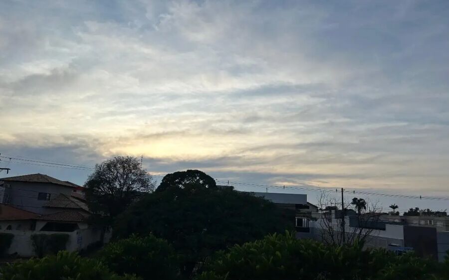 Coxim vive típica terça de verão com calor e chuva no fim da tarde