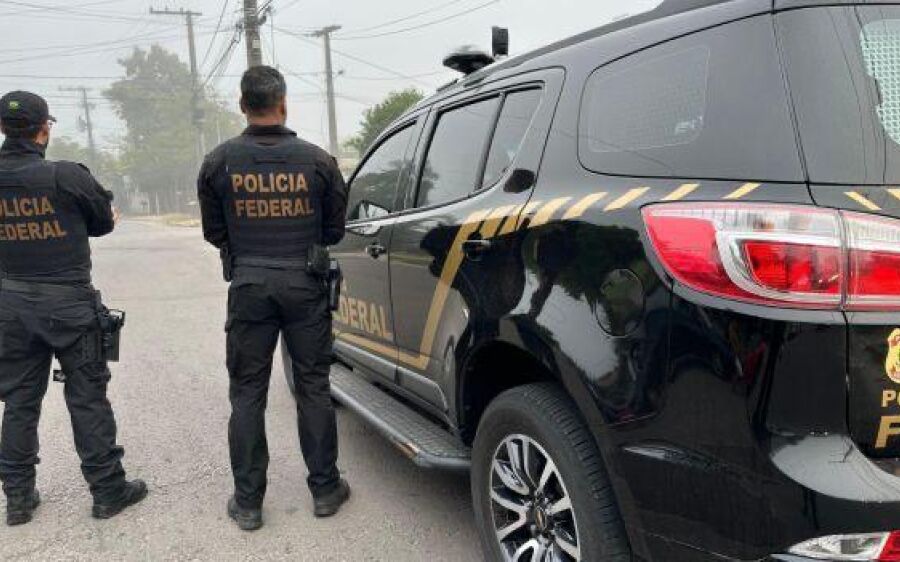 Operação da Polícia Federal intercepta carreta com grande carga de drogas 