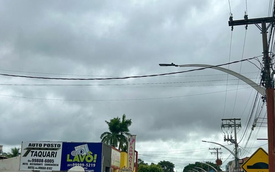 Tempo segue nublado e abafado com previsão de chuva hoje em Coxim