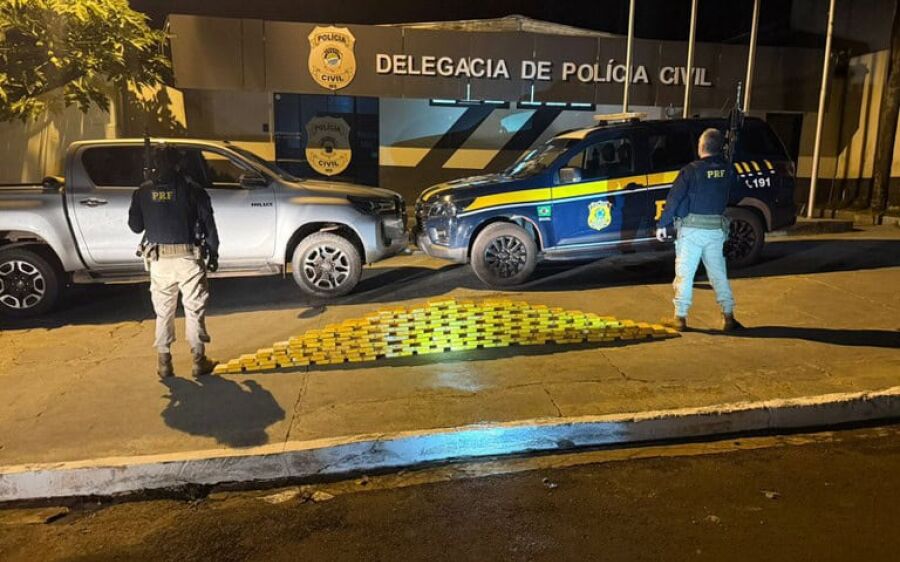 Motorista tenta fugir da PRF, mas é preso com 103 kg de cocaína em Rio Negro
