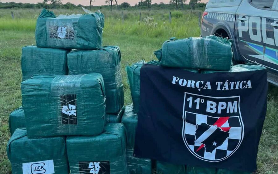 Polícia apreende 477 kg de pasta base de cocaína em aeronave encontrada em fazenda de Porto Murtinho