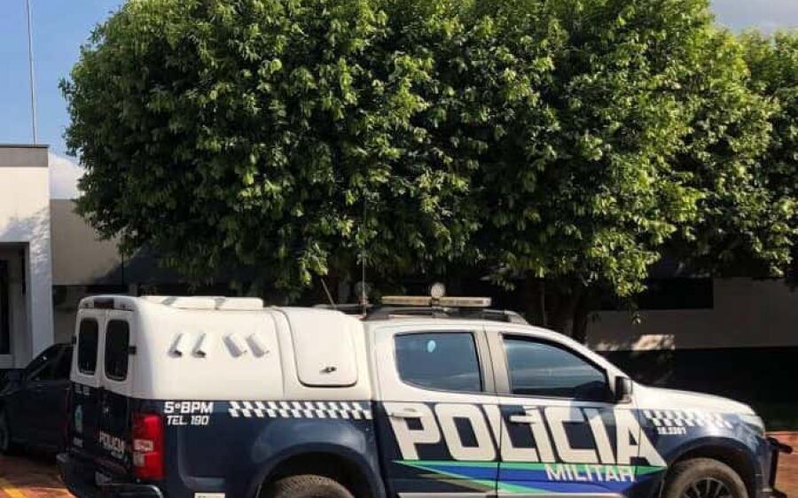 Homem é preso após ameaçar irmã com faca no bairro Coronel Mariano, em Rio Verde
