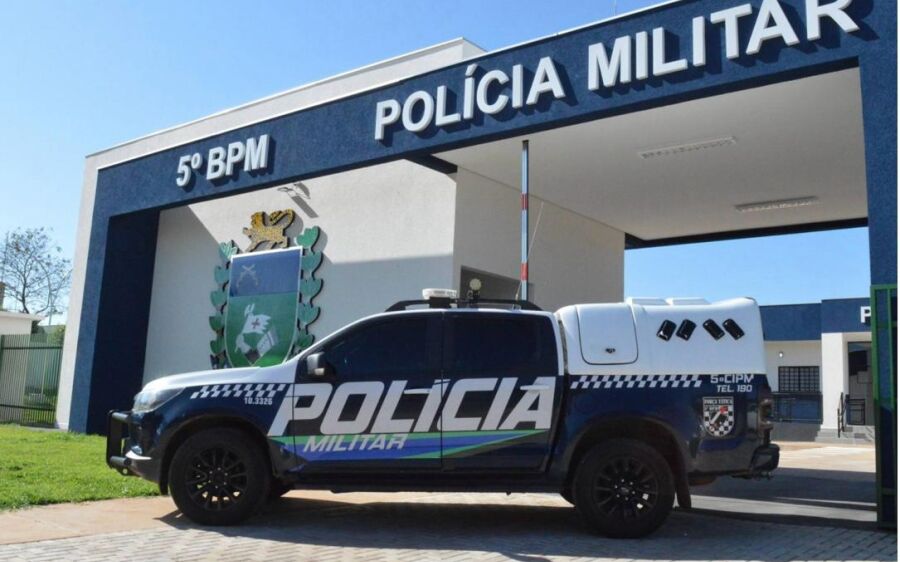 
A Polícia Militar realizou em Coxim a prisão de um homem de 43 anos suspeito de furto e ameaça 