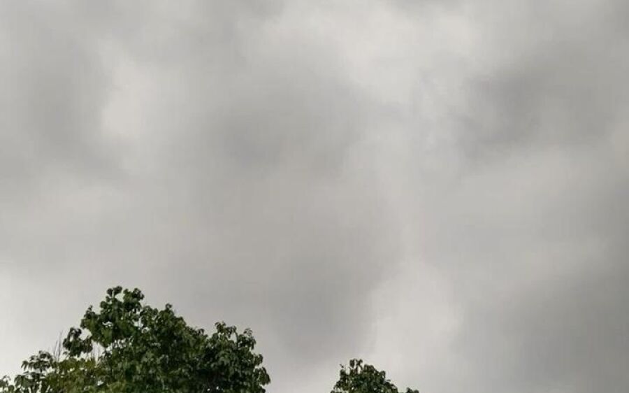 Domingo começa com chuva e tempo abafado em Coxim