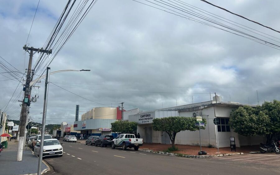 Calor e pancadas de chuva marcam a terça-feira em Coxim