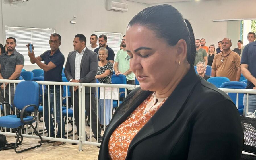 Sessão de 8 horas, marcada por ataques e tensão extrema, termina com vitória apertada de Lourdes