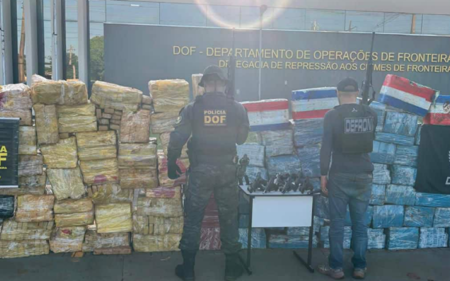 Ação conjunta prende sete, apreende 4 toneladas de maconha e sete pistolas
