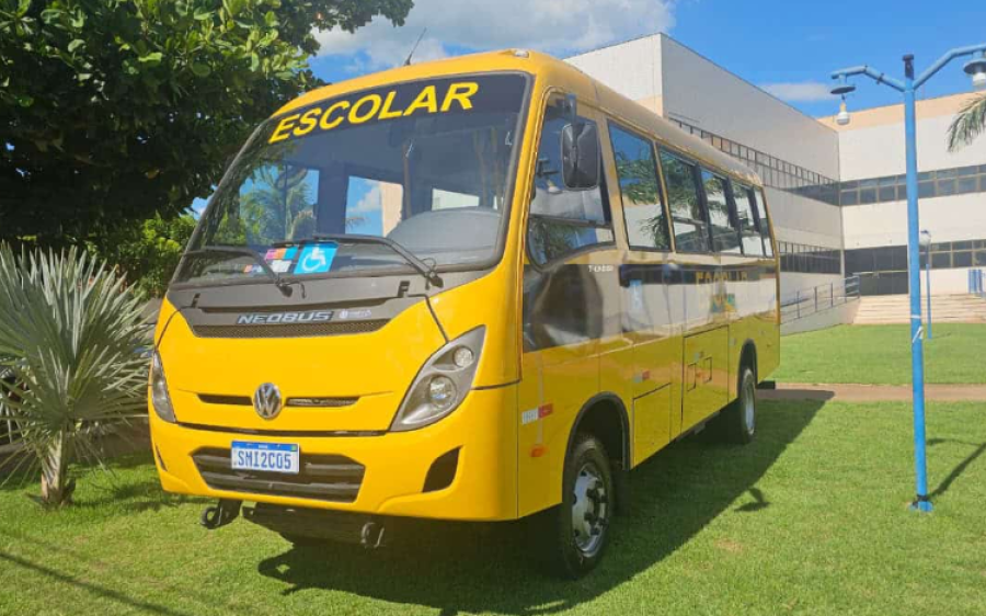 Camapuã recebe novo ônibus para reforçar transporte de estudantes da rede pública
