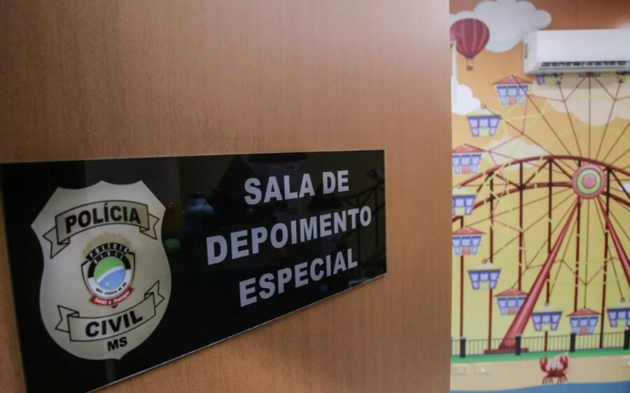 Mãe descobre que filhas de 4 e 11 anos são estupradas por pai e tio em MS