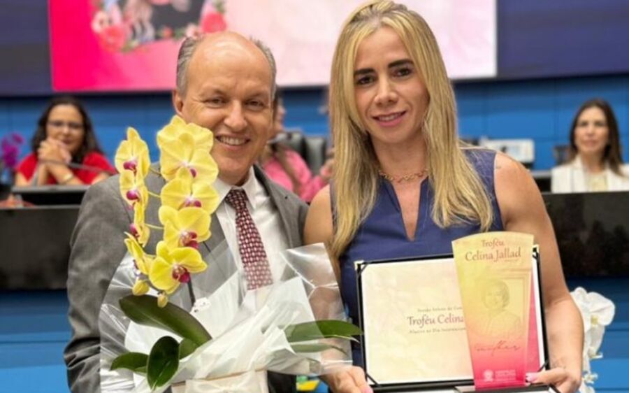 Junior Mochi homenageia a Dra Tatiana Dias de Oliveira Said com Troféu Celina Jallad