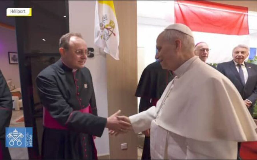 Padre Micael se encontra com o Papa Le&atilde;o no Principado de M&ocirc;naco e emociona fi&eacute;is de Coxim