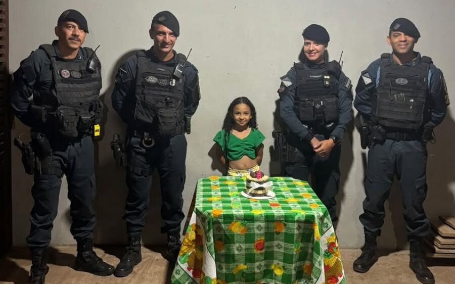Presença da Força Tática emociona a pequena Alice Valentina na comemoração do aniversário