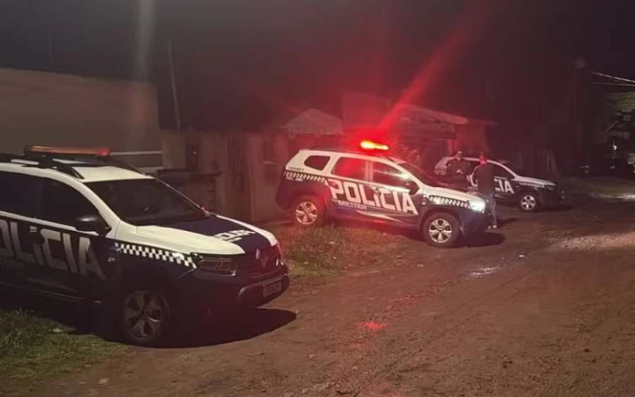 Subtenente da reserva tenta matar esposa, que foge pulando muro em Campo Grande
