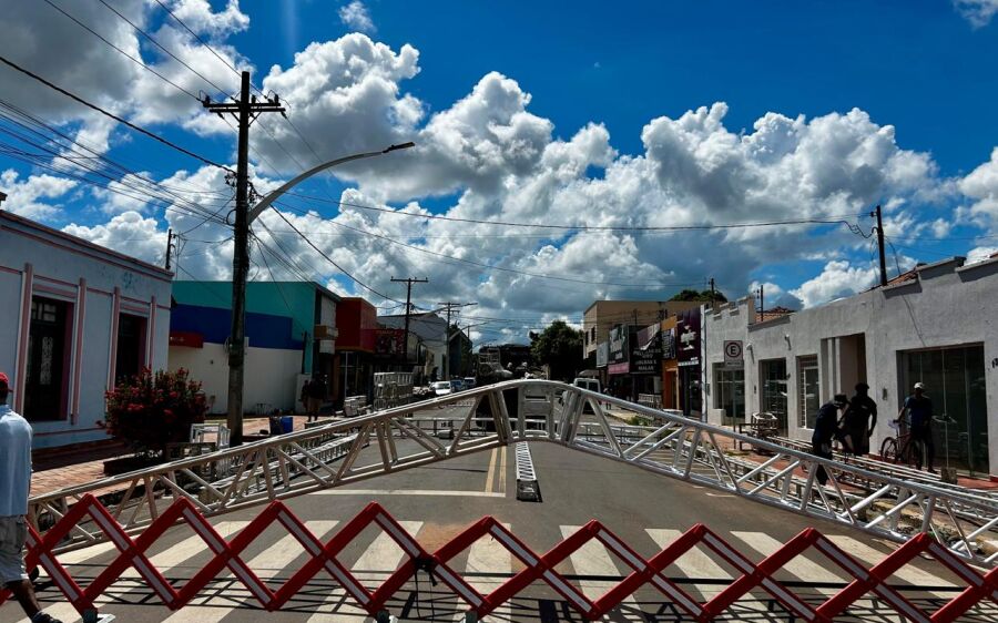 Coxim já vive clima de festa com preparativos para o desfile de 11 de abril
