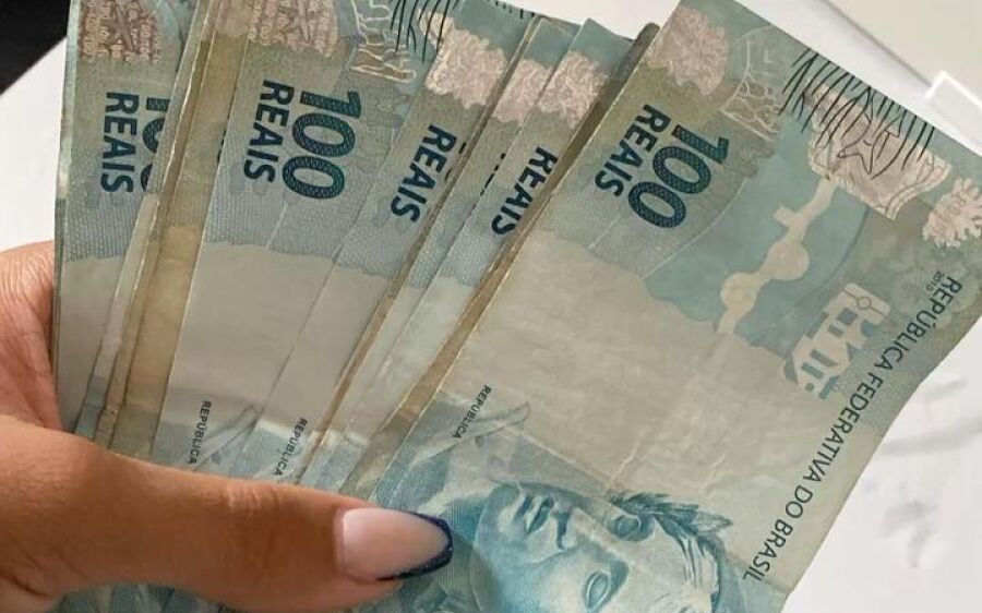 Dinheirinho extra: Abono salarial começa a ser pago para nascidos em março e abril