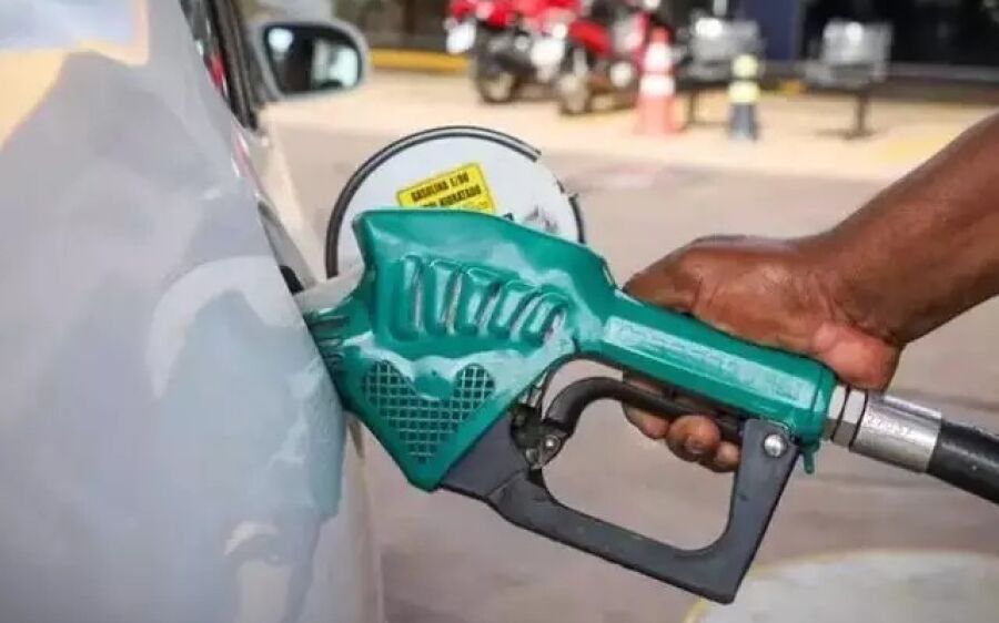 Governo Federal cria subsídio para segurar preços da gasolina e do diesel por 2 meses