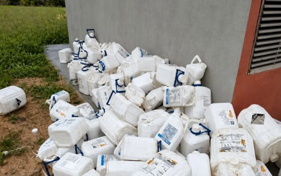 MPMS investiga descarte irregular de embalagens de agrotóxicos em fazenda de Paraíso das Águas
